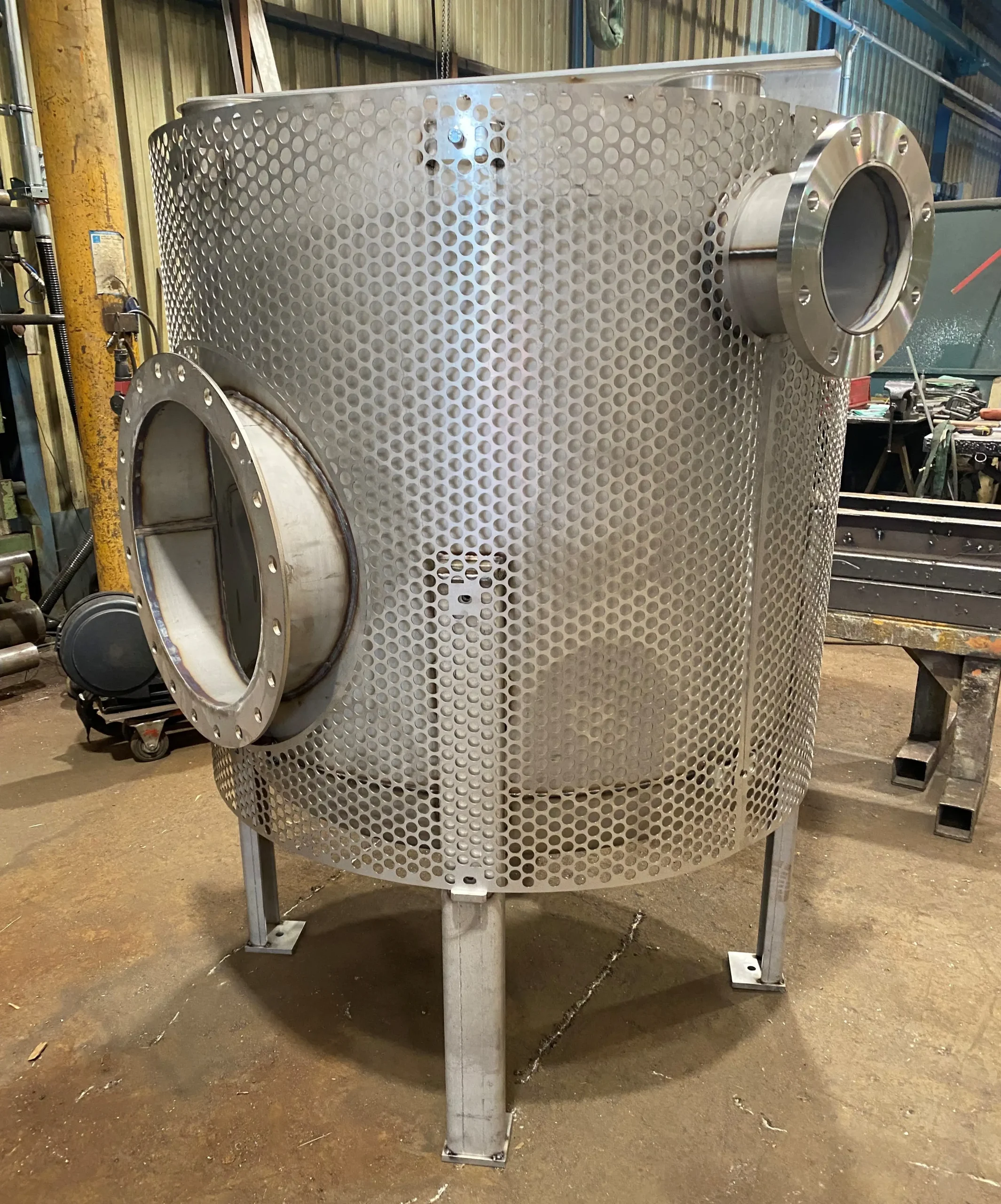 CNS serrurerie chaudronnerie industrielle cuve inox