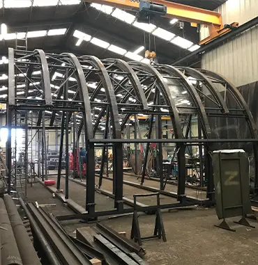 CNS serrurerie chaudronnerie industrielle structure verrière pré-montage