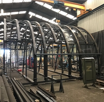 CNS serrurerie chaudronnerie industrielle structure verrière pré-montage